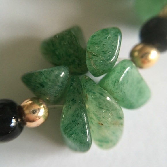 Vintage Green Gemstone Chips Boho Necklace - Picture 4 of 5